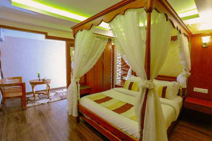 Premium Houseboats in Alleppey