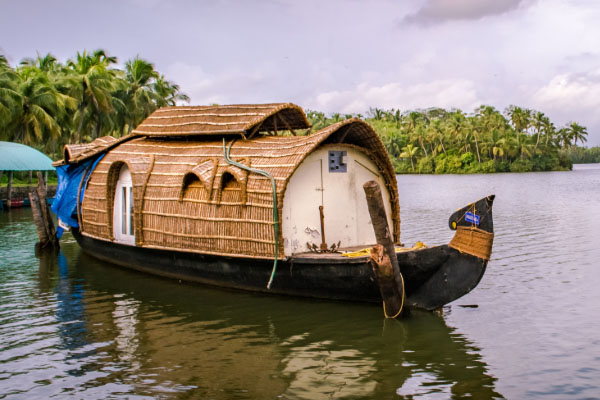 1bedroom-houseboat (1)