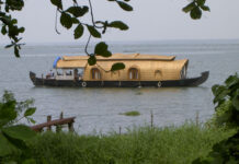 Best Backwater Cruise in Alleppey – Complete Houseboat Travel Guide for Couples & Travelers (2026)